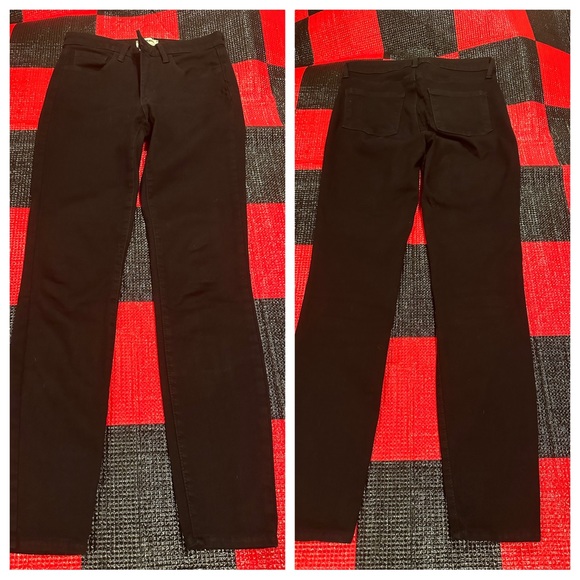 L'AGENCE Denim - L’AGENCE ankle skinny jeans size 25
Inseam 27”